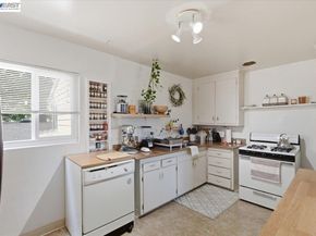882 W Tennyson Rd, Hayward CA 94544