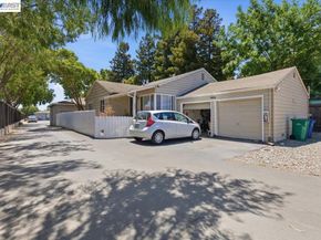 882 W Tennyson Rd, Hayward CA 94544