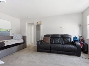 882 W Tennyson Rd, Hayward CA 94544