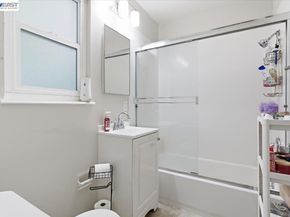 882 W Tennyson Rd, Hayward CA 94544