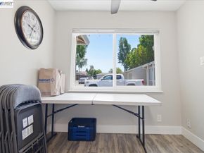 882 W Tennyson Rd, Hayward CA 94544