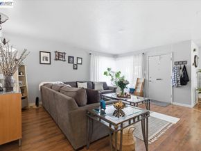 882 W Tennyson Rd, Hayward CA 94544