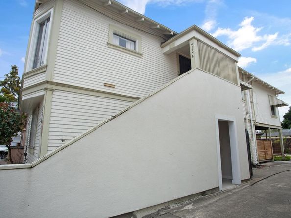 859 52nd Street, Oakland CA 94608