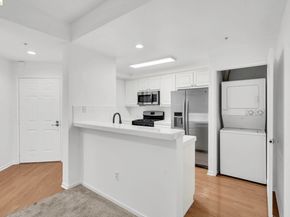 220 Caldecott 207, Oakland CA 94618