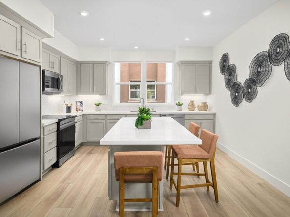 2011 Clement Avenue, Alameda CA 94501