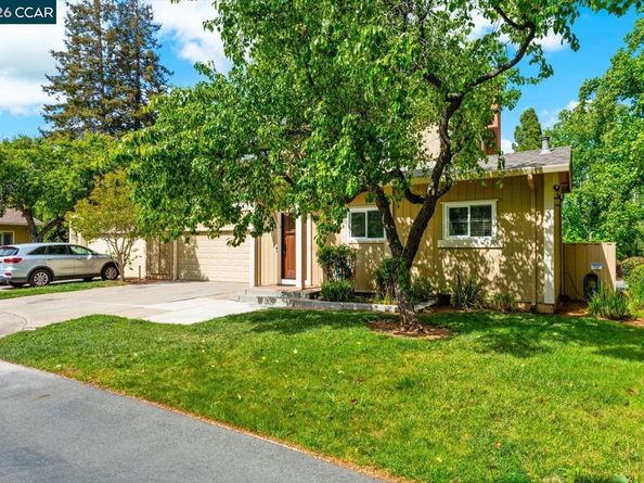 599 Mt Dell Dr, Clayton CA 94517