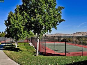 950 Maplegate Ct, Concord CA 94521