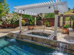 950 Maplegate Ct, Concord CA 94521
