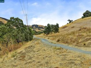 950 Maplegate Ct, Concord CA 94521
