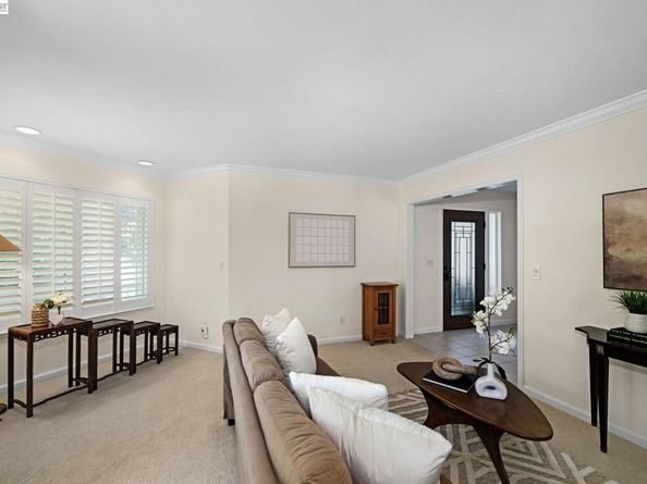 2473 Centennial Ln, Hayward CA 94541