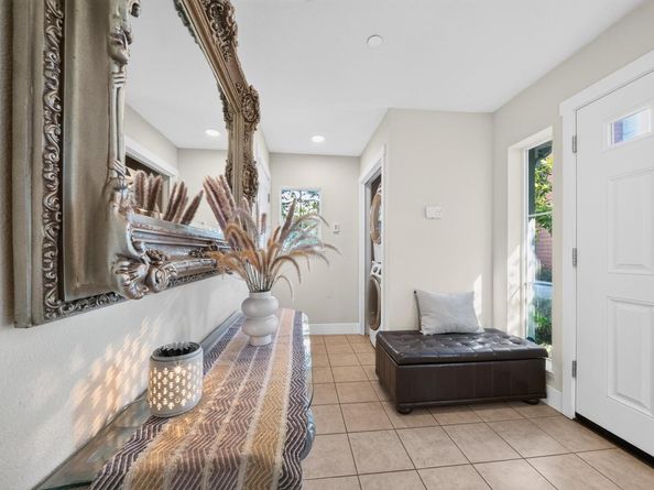 908 Arietta Dr, Mountain View CA 94043