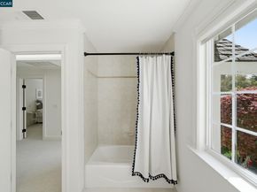 3 Honey Hill Ct, Orinda CA 94563