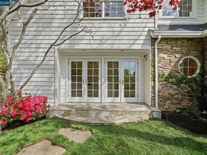 3 Honey Hill Ct, Orinda CA 94563