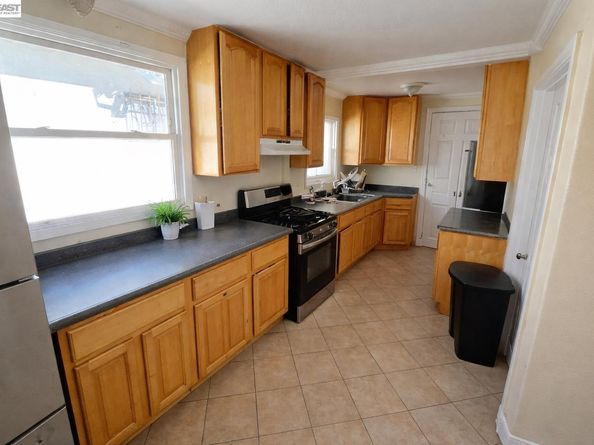 1710 Gaynor Ave, Richmond CA 94801