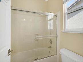 1012 Salt Spray Ter, Hercules CA 94547