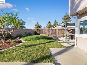 36671 Ponderosa Ct., Newark CA 94560