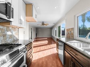 36671 Ponderosa Ct., Newark CA 94560