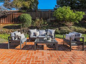 406 Mt Sequoia Ct, Clayton CA 94517