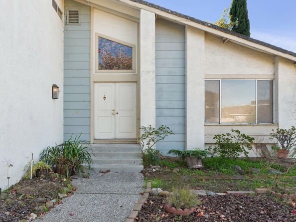 1204 Stirling DR, Rodeo CA 94572