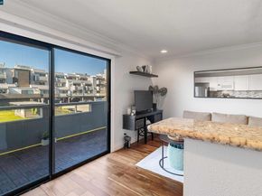 1 Embarcadero W 164, Oakland CA 94607