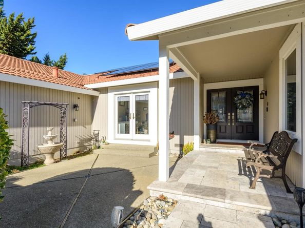 305 Mountaire Pkwy, Clayton CA 94517