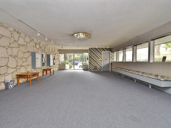 325 Kitty Hawk Rd 304, Alameda CA 94501