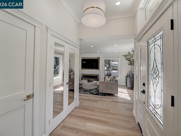 1141 Ptarmigan Dr 6, Walnut Creek CA 94595