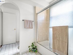 2751 Wallace St, Berkeley CA 94702