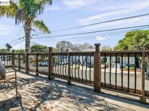 2751 Wallace St, Berkeley CA 94702