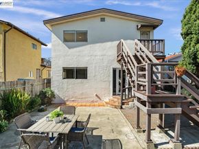2751 Wallace St, Berkeley CA 94702