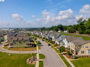 5767 Iron Horse Pkwy D, Dublin CA 94568