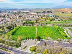 5767 Iron Horse Pkwy D, Dublin CA 94568