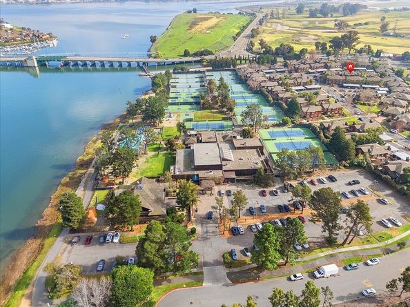 608 Centre Court, Alameda CA 94502