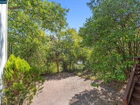 39 Saint Stephens Dr, Orinda CA 94563