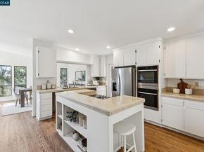 39 Saint Stephens Dr, Orinda CA 94563