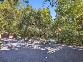 39 Saint Stephens Dr, Orinda CA 94563