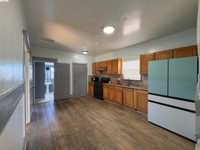 2021 Mitchell St, Oakland CA 94601