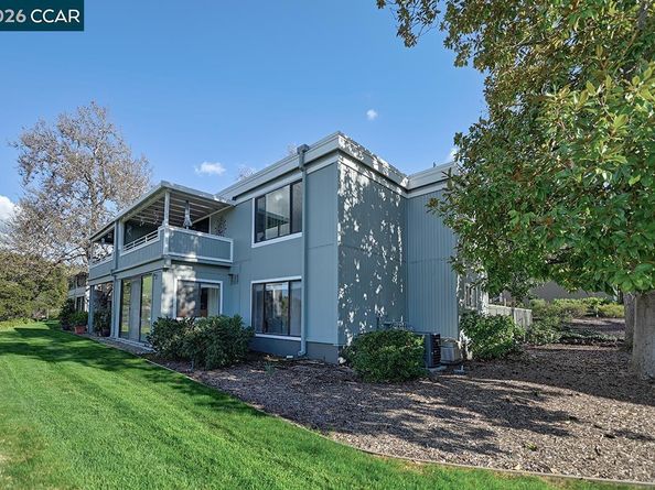 2724 Tice Creek Dr 2, Walnut Creek CA 94595