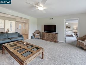 2724 Tice Creek Dr 2, Walnut Creek CA 94595