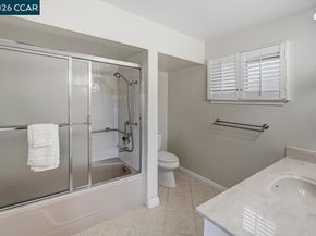 2724 Tice Creek Dr 2, Walnut Creek CA 94595