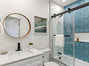 8301 Ney Ave, Oakland CA 94605