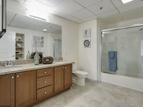 423 7Th St 208, Oakland CA 94607