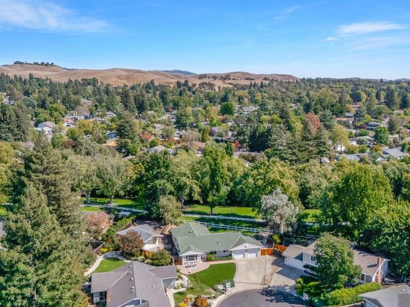 14 Creekwood Ct, Danville CA 94526
