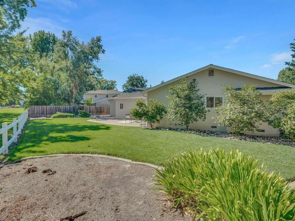 14 Creekwood Ct, Danville CA 94526