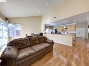 1208 Pinecrest Dr, Concord CA 94521