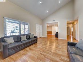 1208 Pinecrest Dr, Concord CA 94521