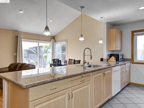 1208 Pinecrest Dr, Concord CA 94521