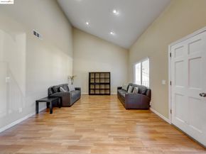 1208 Pinecrest Dr, Concord CA 94521