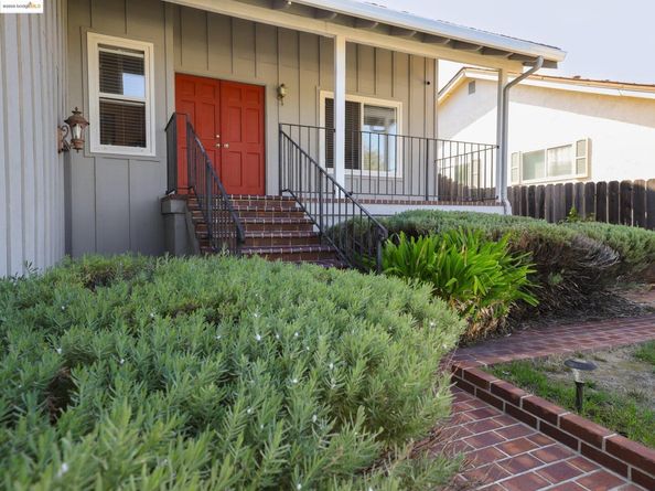 1208 Pinecrest Dr, Concord CA 94521