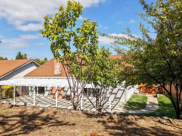 1208 Pinecrest Dr, Concord CA 94521